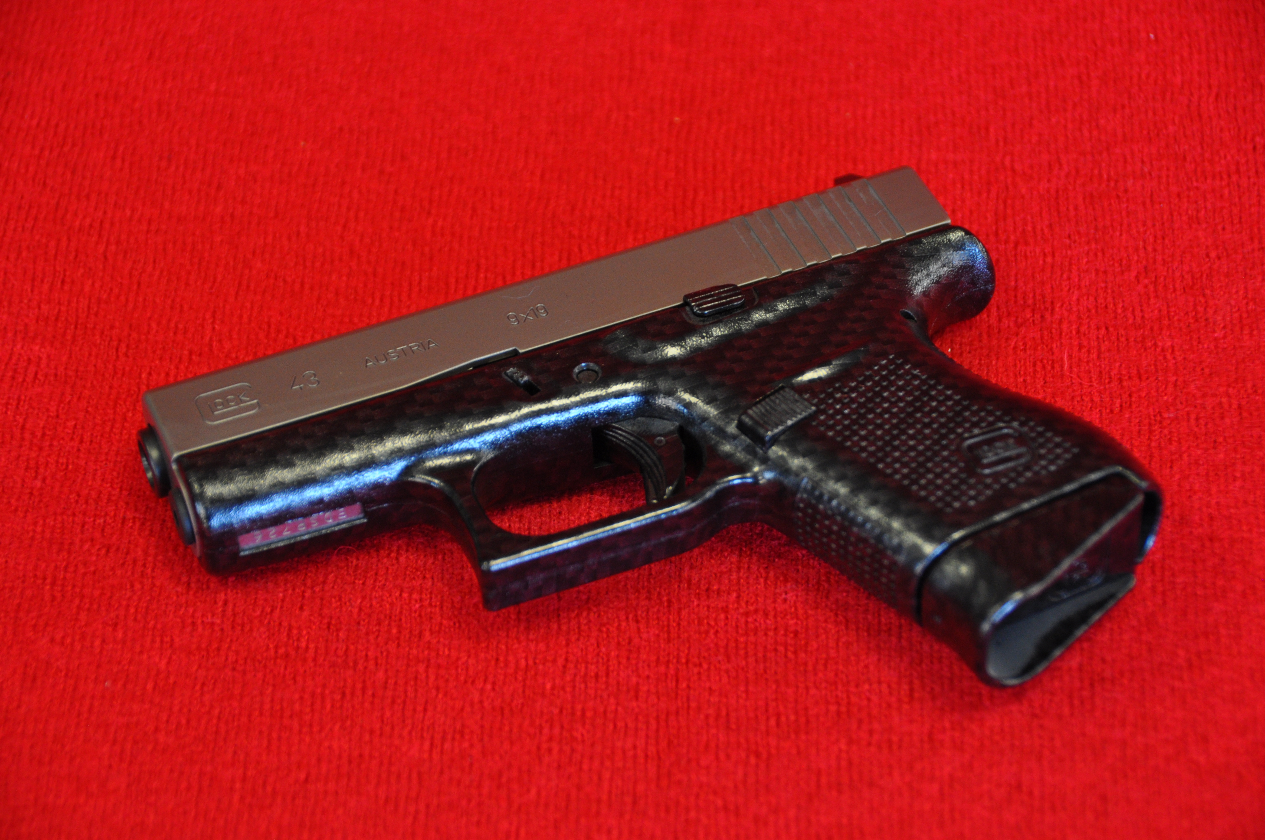 Pistole GLOCK 43 silver slide LIMITED EDITION Pistole GLOCK 43 silver slide LIMITED EDITION